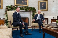 President Joe Biden participates in a bilateral meeting with French President Emmanuel Macron, Thursday, December 1, 2022, in the Oval Office of the White House. (Official White House Photo by Cameron Smith)