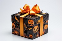 Gift box halloween birthday jack-o'-lantern. 