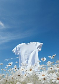 T-shirt flower field. 