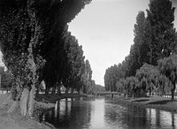 The Avon, Christchurch, at Madras St. bridge. (February 1912) by Leslie Adkin.