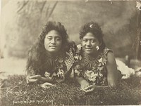 Two leaf-clad women (1905) by Thomas Andrew.