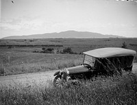 Kapiti Island from height of road between Waikanae and Paraparaumu (16 January 1933) by Leslie Adkin.