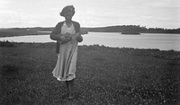Ada McLeavey with ukulele (near Lake Paipatonga) (14 November 1937) by Leslie Adkin.