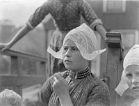 Young women, Netherlands (1906-1917) by George Crombie.