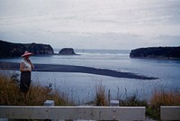 Tongaporutu River - heads with Elephant Rock, from point on right bank downstream from View 13 (02 February 1960) by Leslie Adkin.