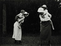 Clyde and Nancy with aunts (1922).