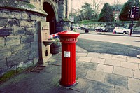 Victorian Post box Warwick. Free public domain CC0 photo.