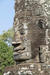 Historical statue in Angkor Wat, Cambodia . Free public domain CC0 image.