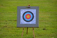 Archery target outdoor on grass. Free public domain CC0 photo. 