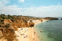 Praia de Albufeira beach visitors. Free public domain CC0 photo.