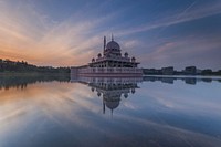 Free mosque reflection from lake, public domain place CC0 photo.