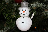 Christmas snowman ornament. Free public domain CC0 image.