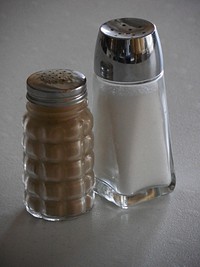 Salt & pepper seasoning. Free public domain CC0 image