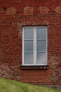 Window on brick wall, background photo. Free public domain CC0 image.