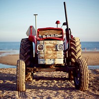 Tractor. Free public domain CC0 photo