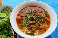 Free Thai Tom Yum noodle image, public domain CC0 photo.