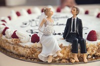 Free cute wedding cake image, public domain CC0 photo.