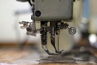 Free sewing machine image, public domain CC0 photo.