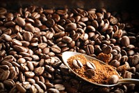 Free coffee beans closeup photo, public domain drink CC0 image.