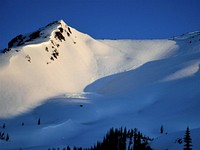 Big slab avalanche triggered by a snowboarder which luckily didn't bury him as it was big enough to be lethal. Photo by Andy Goodman. Original public domain image from Flickr