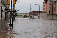 Flooding in Waterloo, IA. (photography: Don Becker, USGS). Original public domain image from Flickr