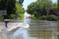 Flooding in Finchfield, IA (photography: Don Becker, USGS). Original public domain image from Flickr