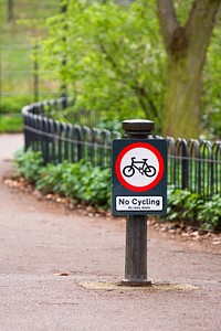 Bicycle sign on a pole. Free public domain CC0 photo.