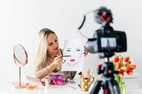 Beauty blogger recoding makeup tutorial