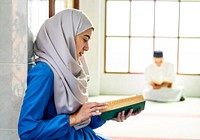 Muslims reading from the quran