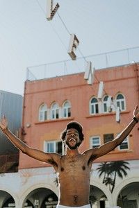 Shirtless man at Venice Beach