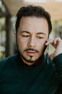 Man speaking on the phone