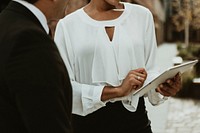 Wedding planner using a tablet