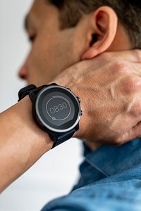 Closeup of a smartwatch on a man&#39;s wrist