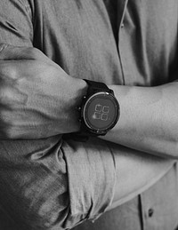 Closeup of a smartwatch on a man&#39;s wrist