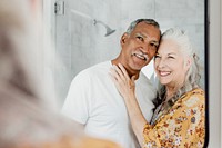 Elderly couple in front of a mirror