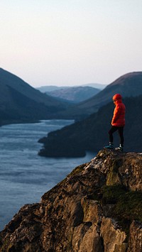 Adventure phone wallpaper background, Raven Crag and Thirlmere reservoir at the Lake District in England