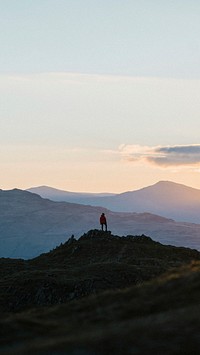 Travel phone wallpaper background, view of Loughrigg Fell at Lake District in England