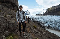 Hikers at Sv&iacute;nafellsj&ouml;kull glacier, Iceland