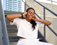 Basic white crop top mockup psd women’s plus size street style apparel