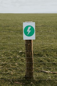 Small sign mockup psd in the countryside
