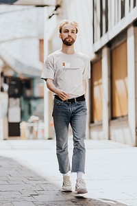 Editable t-shirt mockup psd on beard hipster man