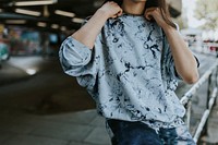 Women's pullover hoodie mockup, street fashion design psd