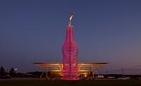 Pops Restaurant on Route 66 in Arcadia, Oklahoma. This sculptural take on a soda bottle and straw soars 66 ft. into the sky. Original image from <a href="https://www.rawpixel.com/search/carol%20m.%20highsmith?sort=curated&amp;page=1">Carol M. Highsmith</a>&rsquo;s America, Library of Congress collection. Digitally enhanced by rawpixel.