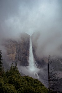 Upper Yosemite Falls in Yosemite National Park, USA