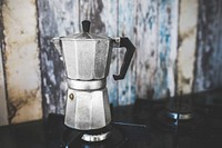 Moka pot in a cafe. Visit <a href="https://kaboompics.com/" target="_blank">Kaboompics</a> for more free images.