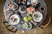 Festive Easter dinner. Visit <a href="https://kaboompics.com/" target="_blank">Kaboompics</a> for more free images.