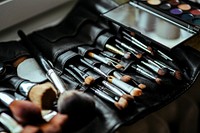 Set of makeup brushes. Visit <a href="https://kaboompics.com/" target="_blank">Kaboompics</a> for more free images.
