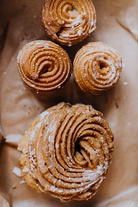 Box of pastries. Visit <a href="https://kaboompics.com/" target="_blank">Kaboompics</a> for more free images.