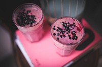 Fresh blueberry smoothie. Visit <a href="https://kaboompics.com/" target="_blank">Kaboompics</a> for more free images.