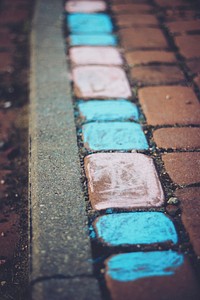 Close up of a curb. Visit <a href="https://kaboompics.com/" target="_blank">Kaboompics</a> for more free images.